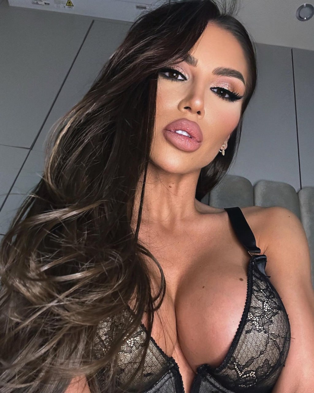 Анжелика - массажистка